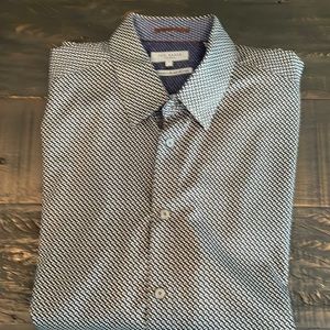 Men’s LS dress shirt with button down collar